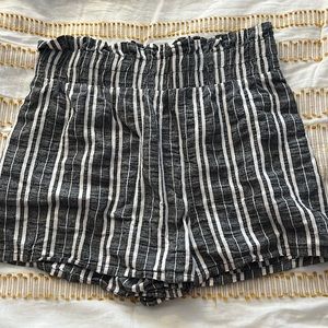 Linen shorts